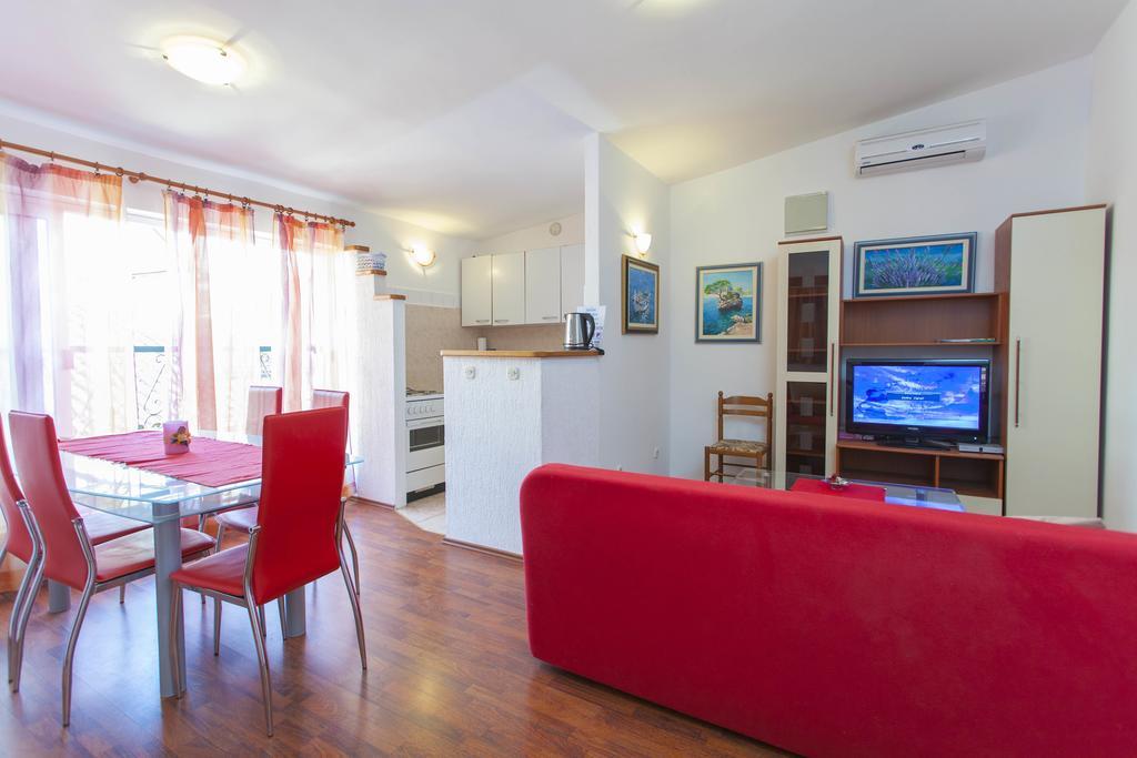 Carolija Apartment Makarska Room photo